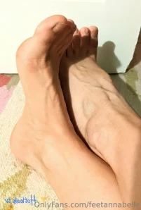 Anna_feet_crush_vore - Don t be shy tell Anna what you would like