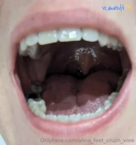Anna_feet_crush_vore - Ask ask ask