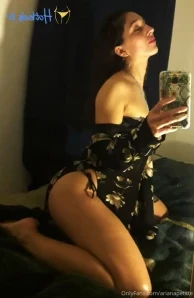 Arianapetitte - I was thinking about those lips of yours I want to