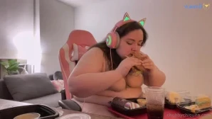 Chubbychiquita - some cute pics a vid discussing the gaining game plan