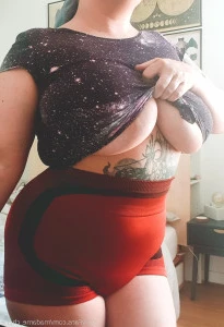 Madame_cherie - Self-centered is one of my all time favorite solo