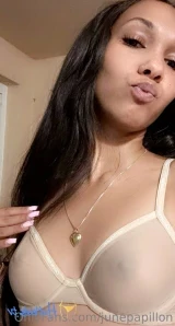 Junepapillon - Like all my post and DM me done for a sexy gift