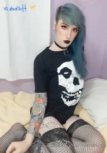 Graveyardhoes - The girl next door has a surprise for You Wanna find