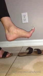 Princess_kayylaa - Oh no Big cumshot on my soles Dm me for full video