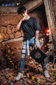 Weeakara - What Do you Thinking about me