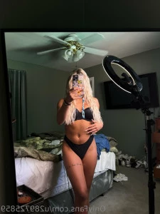 Rendoll - FREE SUBSCRIPTION She s hot and she got naughty in the