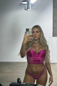 Rendoll - Free Subscription -Hot naughty blonde Go subscribe to