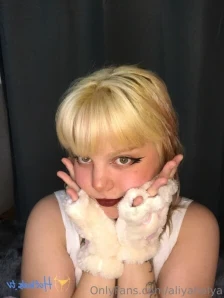 Aliyahalya - KittyKat wanna show you something Hit my DM now