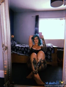 Galdalou - Comment which is your FAV outfit