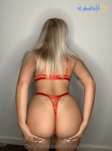 Emilyevejackson - FREE Sub to one of my friends taylormaythompson