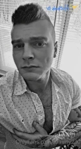 Tommy230 - Unzipping my jeans and playing with my flaccid dick Wishing