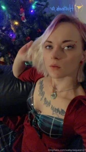 Valkyriequeen27 - Hey fans Sorry I ve been so inactive Very busy the