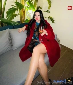 Laura_62 - Si quieres ver más de mi contenido envíame dm amor