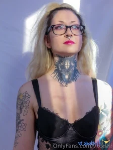 Vixxshi - It s getting cold should we snuggle