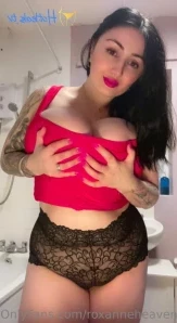 Roxanneheavenfree - Whats better that huge wet tits in the bath