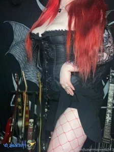 Lunarmoonwitch13 - A pic of my tight with a booty plug in