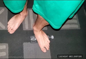 Thug4sale - Pt 2 of Bunny vs Thug 8 min video of my dude sitting that