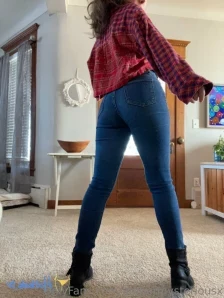 Ambermysteriousx - Go subscribe to my main account for uncensored pics