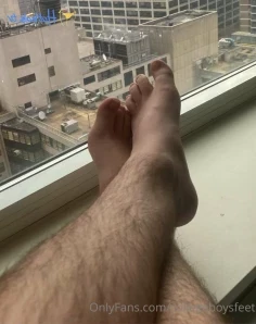 Collegeboysfeet - Oops Looks like I forgot my socks