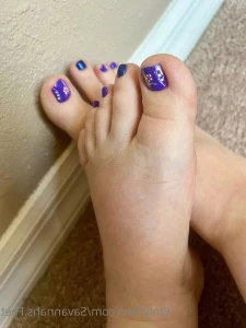 Savannahs.feet - Who wants custom content a dick rating or sexting