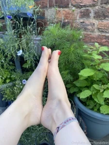 Fondafeet - 2 whole minutes of sock removal to show you my gorgeous