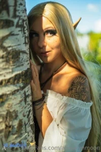 Alucarynmoon - Chilling on this really hot August How are you all my