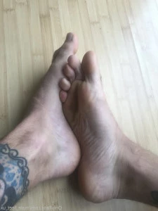 Male_feet_uk - Just getting into bed