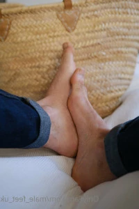 Male_feet_uk - good morning