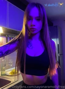 Sayonaramollyfree - Just woke up and my pussy is already wet