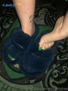 Dbzgoth - Mostly toes hehe - showing off the midnight blue pedicure