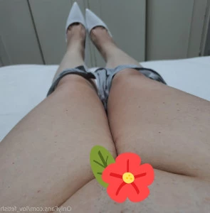 Lov_fetish - Xoxotinha e siririca