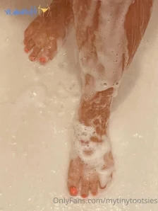 Mytinytootsies - I added my Wish List in my profile if anyone would