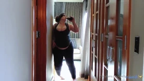 Bellaabbondanza - Watch me wobble pant and moan through a 20 minute