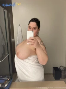 Bellaabbondanza - Slo mo shower fun so you can see every jiggle sound