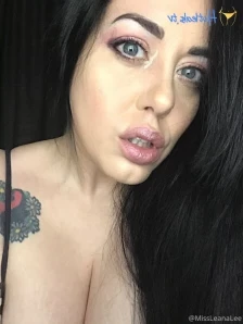 Missleanalee - Who s up
