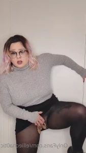 Elliecha0tic - I want to shake my ass more What if you saw me through