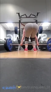 Trashqueen_01 - Buff girls in bunny suits