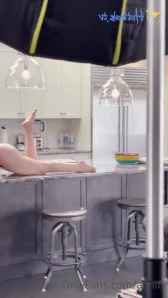 Alinity - Use your teeth for pulling off clothes