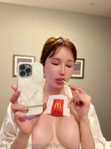 Yui_xin_tw - 廚房巨乳人妻 玩食物給了老公性暗示 Busty part 3