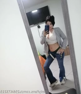 U256473215 - Me aplicas bronceador con esas manos tocando todo lo que