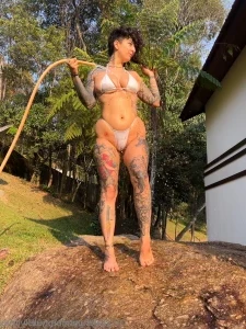 Sexykellyluna - A part of me that you can t see waits for you come to