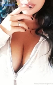 Angelsmist - The plumber came to my apartment as I was showering He