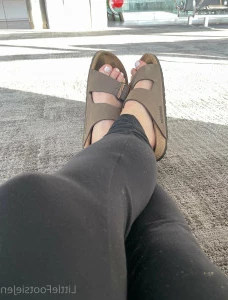 Littlefootsiejen1 - POV I spent the night over and we woke up with me