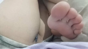 Houpy - Entre la purpurina también muestro mi pussy