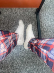 Sneakeraaron91 - Currently under the weather someone please cheer me