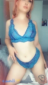 Goddesslucie_x - Kneel and worship my heavenly being