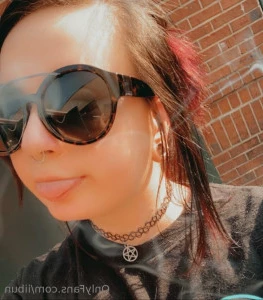 Lilithmournstar - Peep the mylinx on my profile make a dönætïon