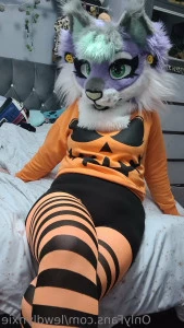 Lewdlynxie - Found an old sexy vid of mine playing with the smaller