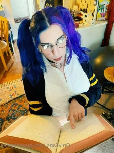 Queentearex - If you re here to see me be taken out of the couch and
