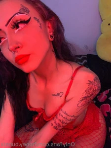 Succubunny.free - Sexy in red